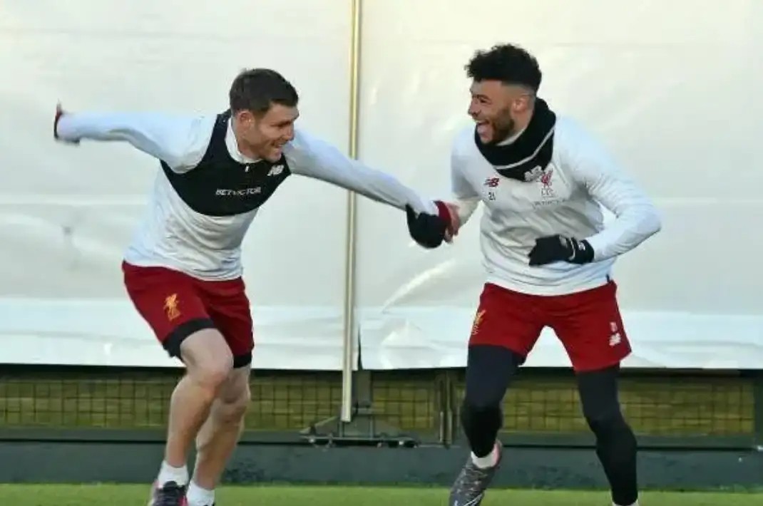 致敬联赛最后一尊大恐龙，他的球员生涯是半部英超历史